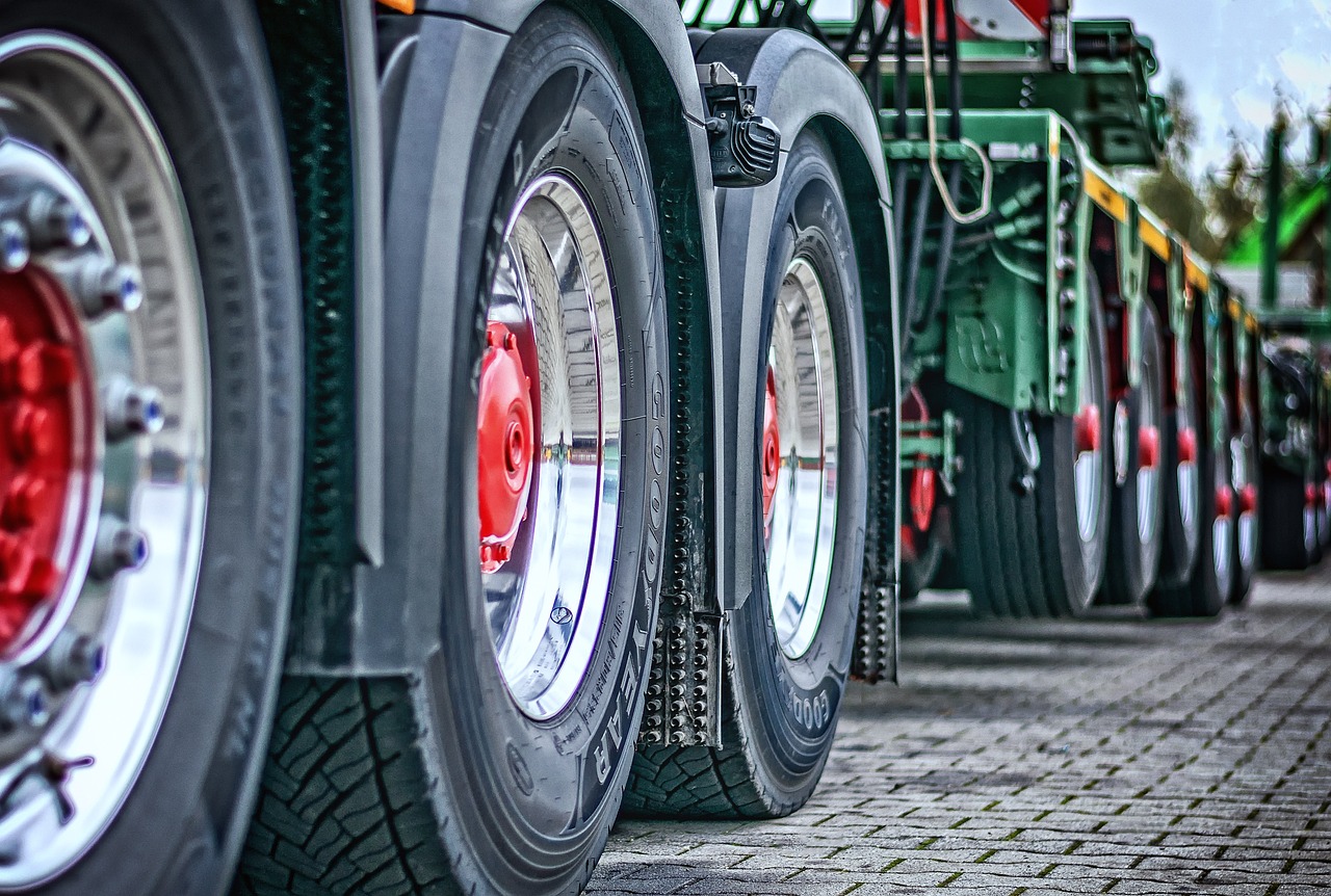 Schrottabholung LKW-Reifen der Schrottabholung in Nahaufname